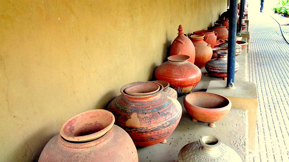 outside museum vessels vechaar