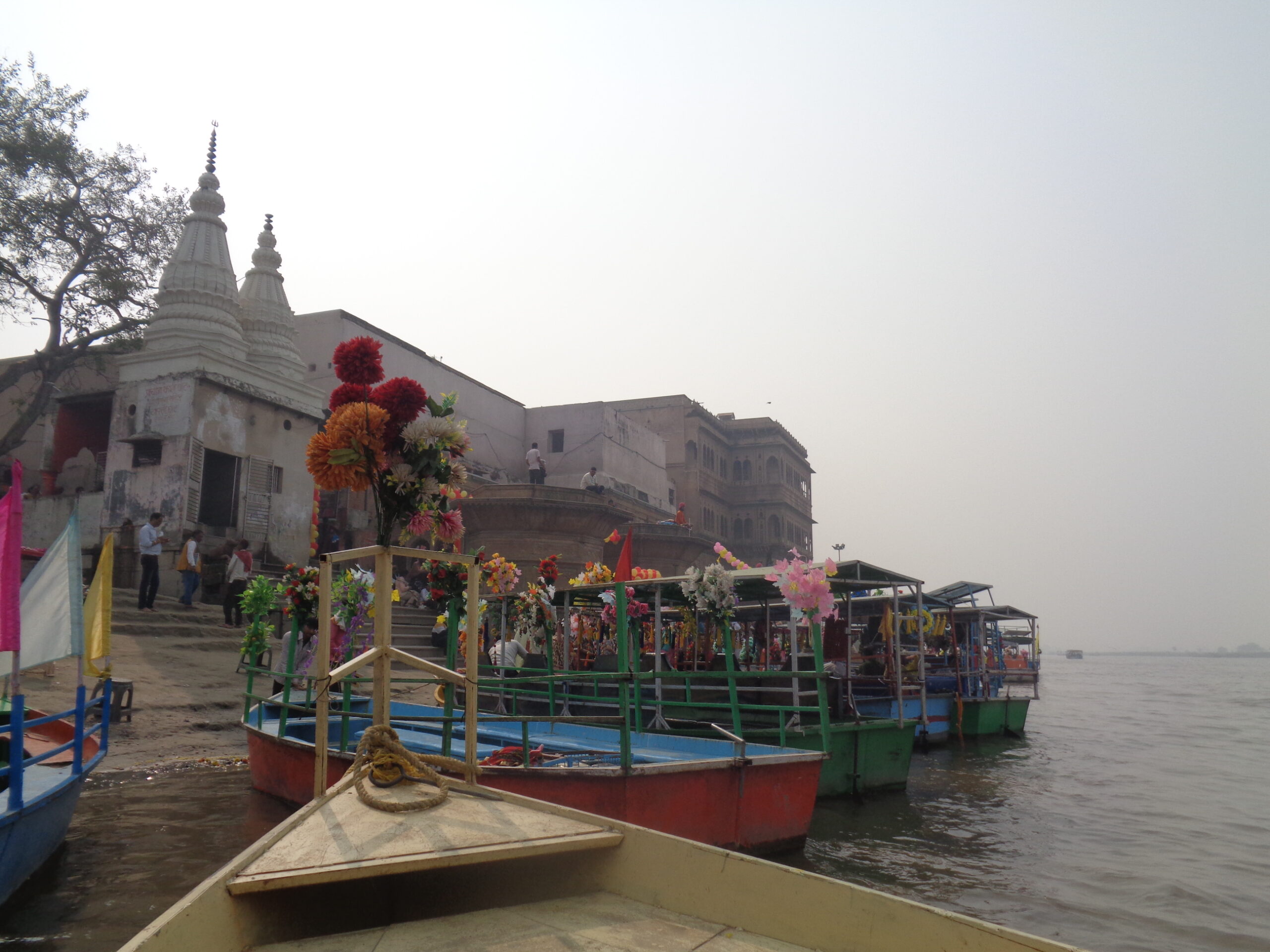Vrindavan – Radhe Radhe bolo vrindavan ki galiyon me dolo.